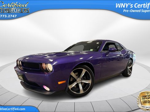 Used 2014 Dodge Challenger R/T RWD image 1