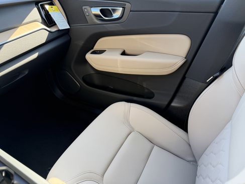 New 2026 Volvo XC60 B5 Core image 16