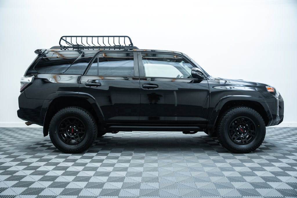 Used 2021 Toyota 4Runner Venture w/ Moonroof Package AWD/4WD image 4