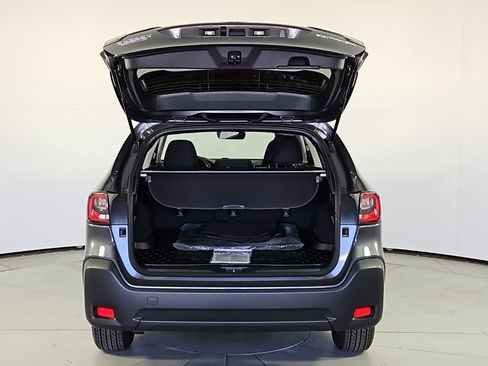 Certified 2025 Subaru Outback Premium image 10