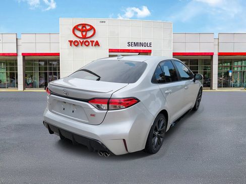 Used 2024 Toyota Corolla SE FWD image 3