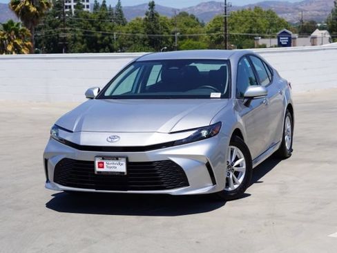 Used 2026 Toyota Camry LE FWD image 5