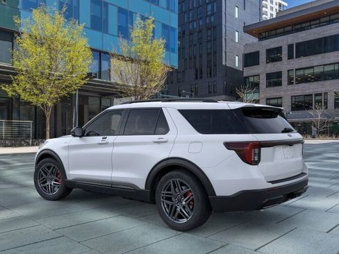 New 2026 Ford Explorer ST-Line w/ ST-Line Street Pack image 4