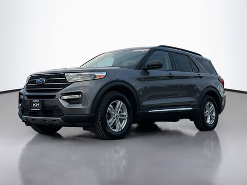 Used 2022 Ford Explorer XLT w/ Equipment Group 202A image 13