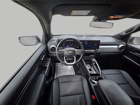 Used 2024 Chevrolet Colorado LT w/ LT Convenience Package III image 12