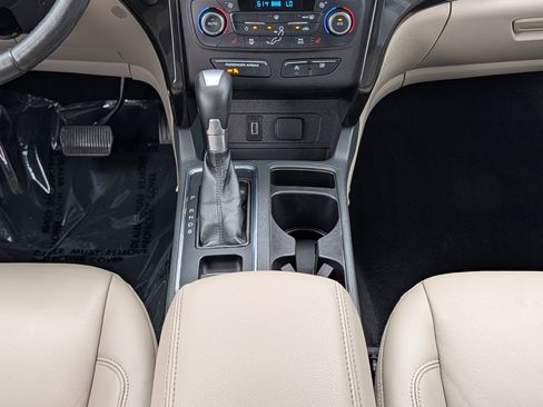 Used 2017 Ford Escape Titanium FWD image 20