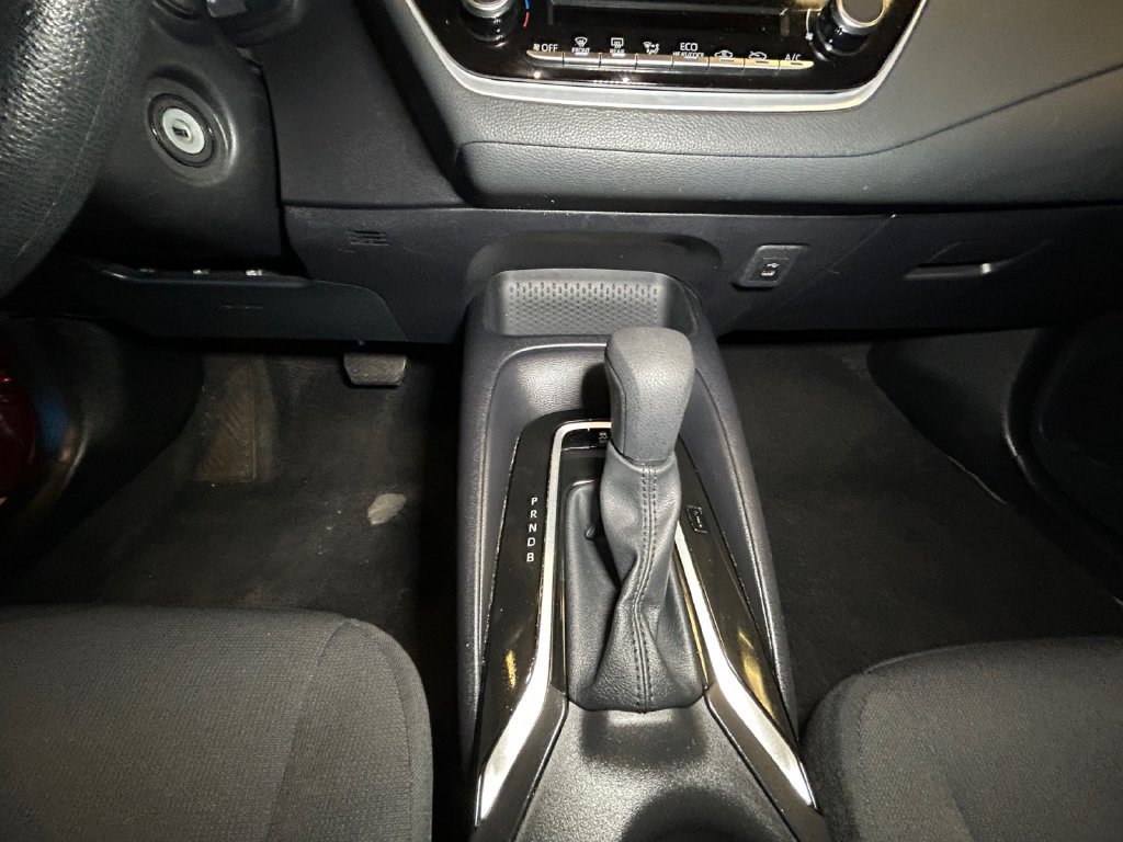 Used 2025 Toyota Corolla LE FWD image 11