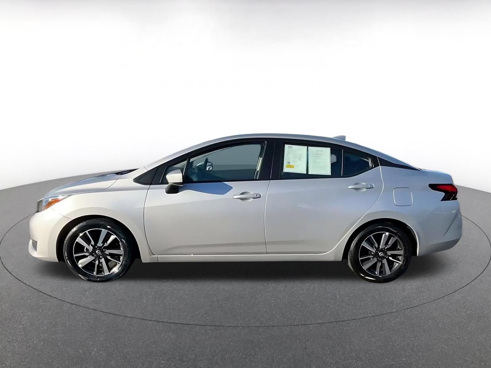 Used 2025 Nissan Versa SV FWD image 8