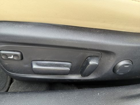 Used 2013 Toyota Avalon Limited image 20