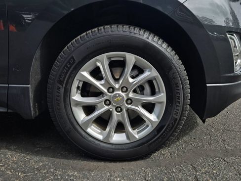 Used 2020 Chevrolet Equinox LT w/ Driver Convenience Package AWD/4WD image 9