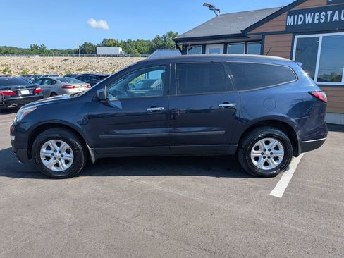 Used 2015 Chevrolet Traverse LS FWD image 3