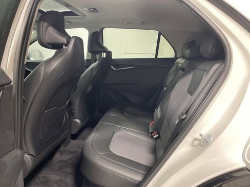 Used 2024 Kia Niro EX Touring image 16