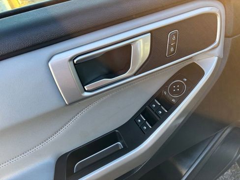 Used 2024 Ford Explorer XLT w/ Equipment Group 202A image 16