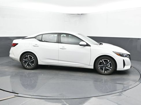 Used 2024 Nissan Sentra SV FWD image 4