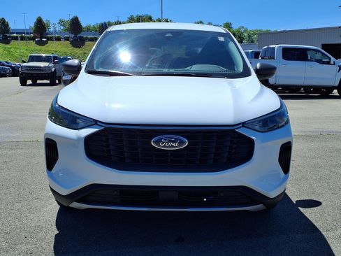 Used 2023 Ford Escape Active w/ Tech Pack #1 AWD/4WD image 2