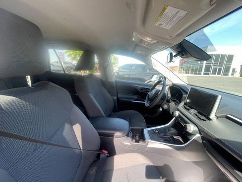 Used 2023 Toyota RAV4 LE AWD/4WD image 3