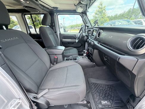 Used 2020 Jeep Wrangler Unlimited Sahara AWD/4WD image 25