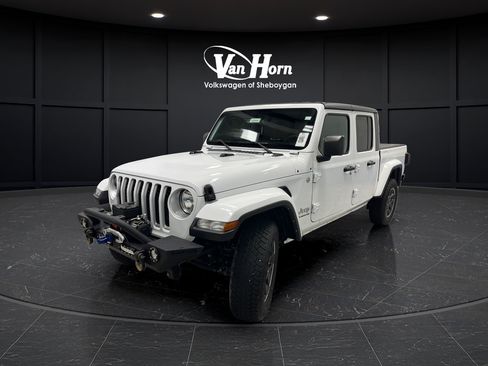 Used 2022 Jeep Gladiator Overland w/ Popular Equipment Package AWD/4WD image 3