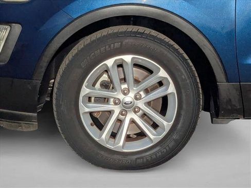 Used 2016 Ford Explorer XLT w/ Equipment Group 201A image 24