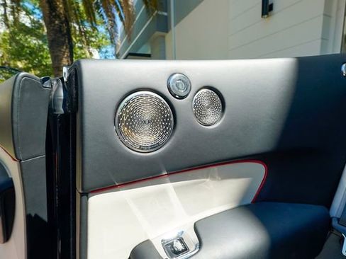 Used 2018 Rolls-Royce Dawn image 89