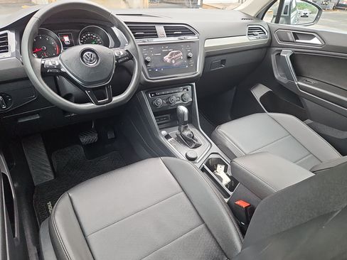 Used 2020 Volkswagen Tiguan SE AWD/4WD image 3