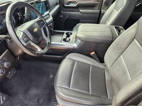 Used 2025 Chevrolet Silverado 2500 LTZ w/ LTZ Convenience Package AWD/4WD image 3