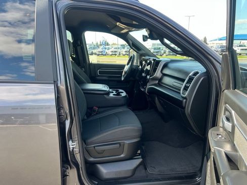 Used 2025 RAM 2500 Big Horn AWD/4WD image 40