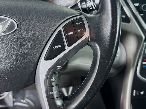 Used 2016 Hyundai Elantra Limited image 15