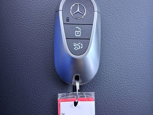 New 2026 Mercedes-Benz GLC 300 4MATIC image 28