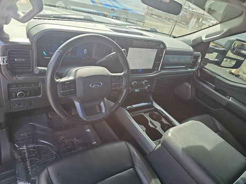 Used 2023 Ford F250 Lariat w/ Sport Appearance Package AWD/4WD image 15
