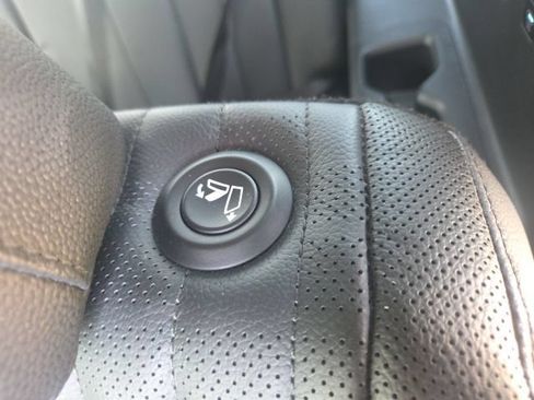 Used 2024 Hyundai Palisade Limited FWD image 17