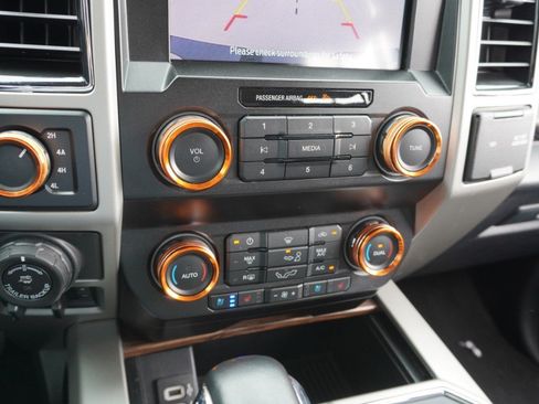 Used 2019 Ford F150 Lariat AWD/4WD image 20
