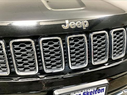 Used 2018 Jeep Grand Cherokee Limited image 27
