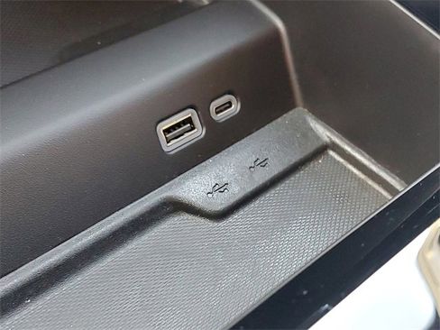 Used 2025 Chevrolet Tahoe LS image 29