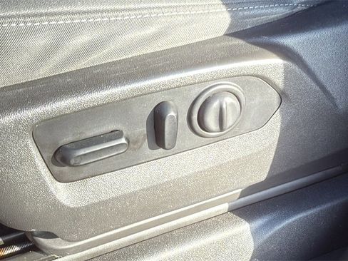 Used 2020 GMC Sierra 1500 Elevation w/ Elevation Value Package image 7