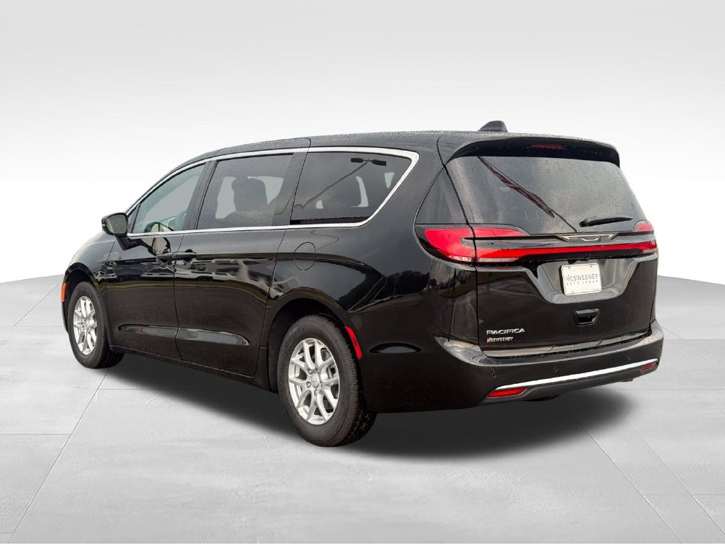 New 2027 Chrysler Pacifica Select FWD image 3