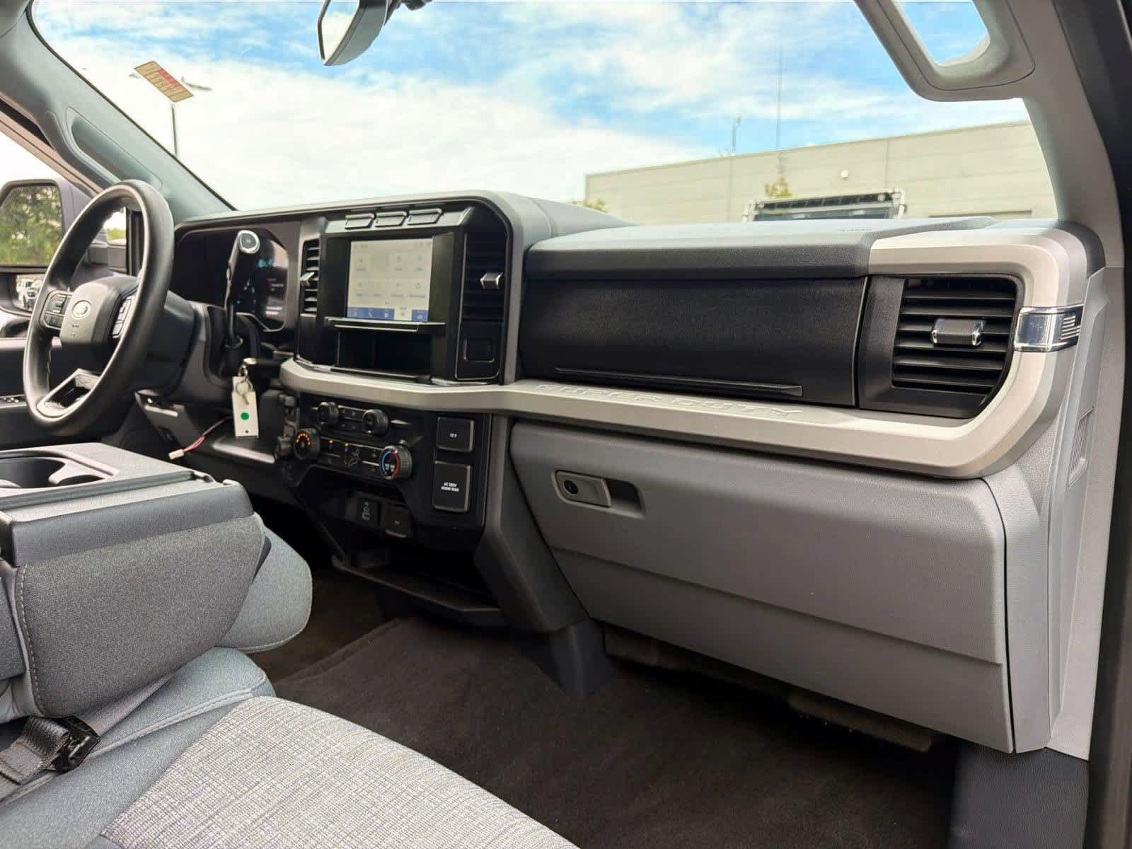Used 2023 Ford F250 XLT w/ Snow Plow Prep Package AWD/4WD image 9