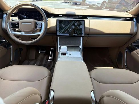 Used 2026 Land Rover Range Rover SV AWD/4WD image 14