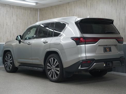 Used 2023 Lexus LX 600 4WD w/ Luxury Package image 7