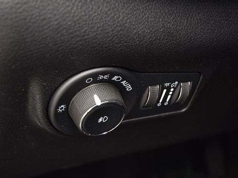 Used 2022 Jeep Compass Latitude w/ Sun and Sound Group image 12