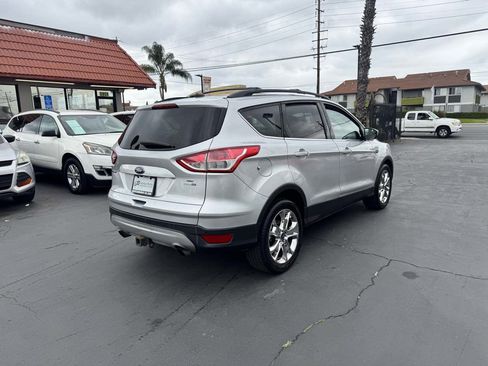 Used 2016 Ford Escape SE w/ SE Leather Comfort Package AWD/4WD image 6