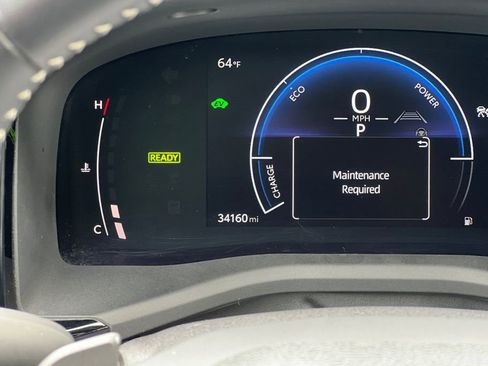 Used 2025 Toyota Camry SE FWD image 35