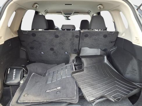 Used 2022 Nissan Rogue SV image 24