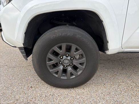 Used 2023 Toyota Tacoma SR5 RWD image 9