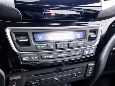 Used 2018 Honda Pilot Touring image 26