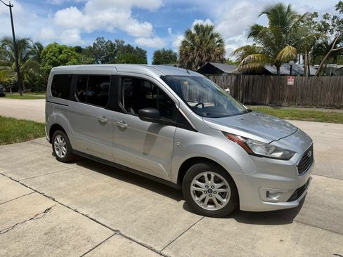 Used 2021 Ford Transit Connect XLT FWD image 1