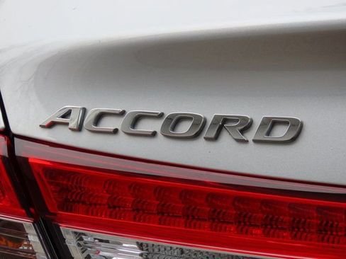 Used 2020 Honda Accord Hybrid image 17