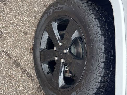 Used 2014 Jeep Grand Cherokee Altitude image 2