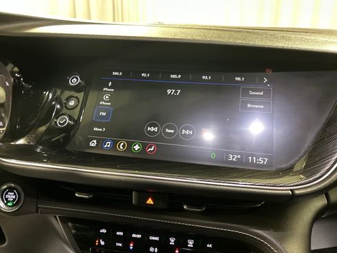 Used 2023 Buick Envision Essence image 17