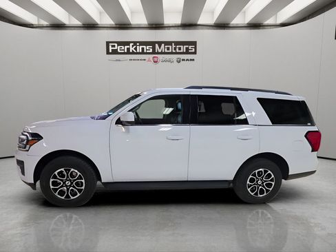 Used 2024 Ford Expedition XLT AWD/4WD image 2